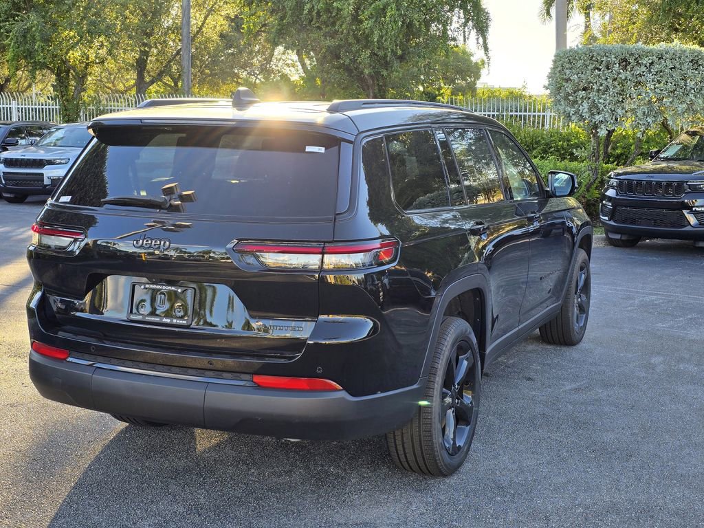 Used 2025 Jeep Grand Cherokee L Limited w/ Black Appearance Package image 3