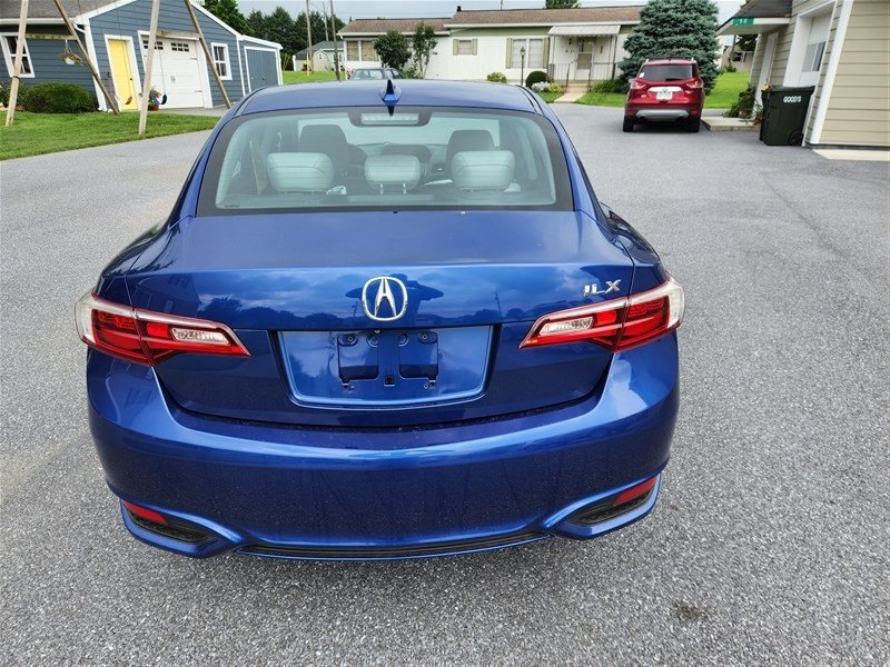 Used 2016 Acura ILX image 2