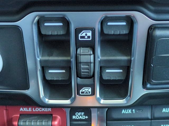 New 2026 Jeep Gladiator Mojave w/ Steel Bumper Group AWD/4WD image 22