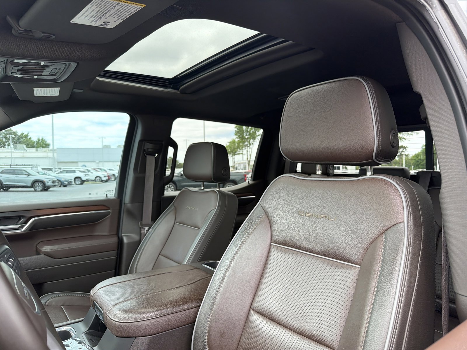 Used 2024 GMC Sierra 1500 Denali w/ Technology Package AWD/4WD image 30