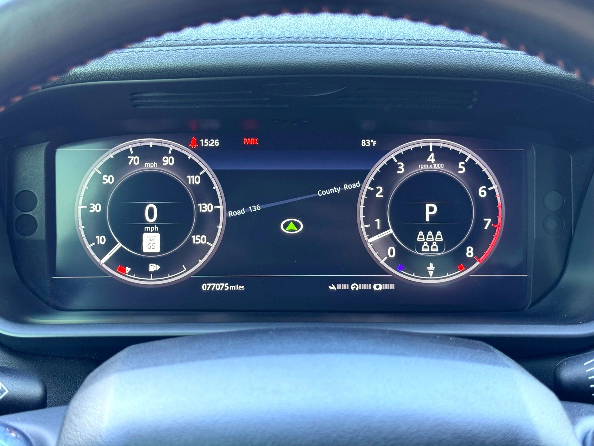 Used 2018 Land Rover Discovery HSE image 32