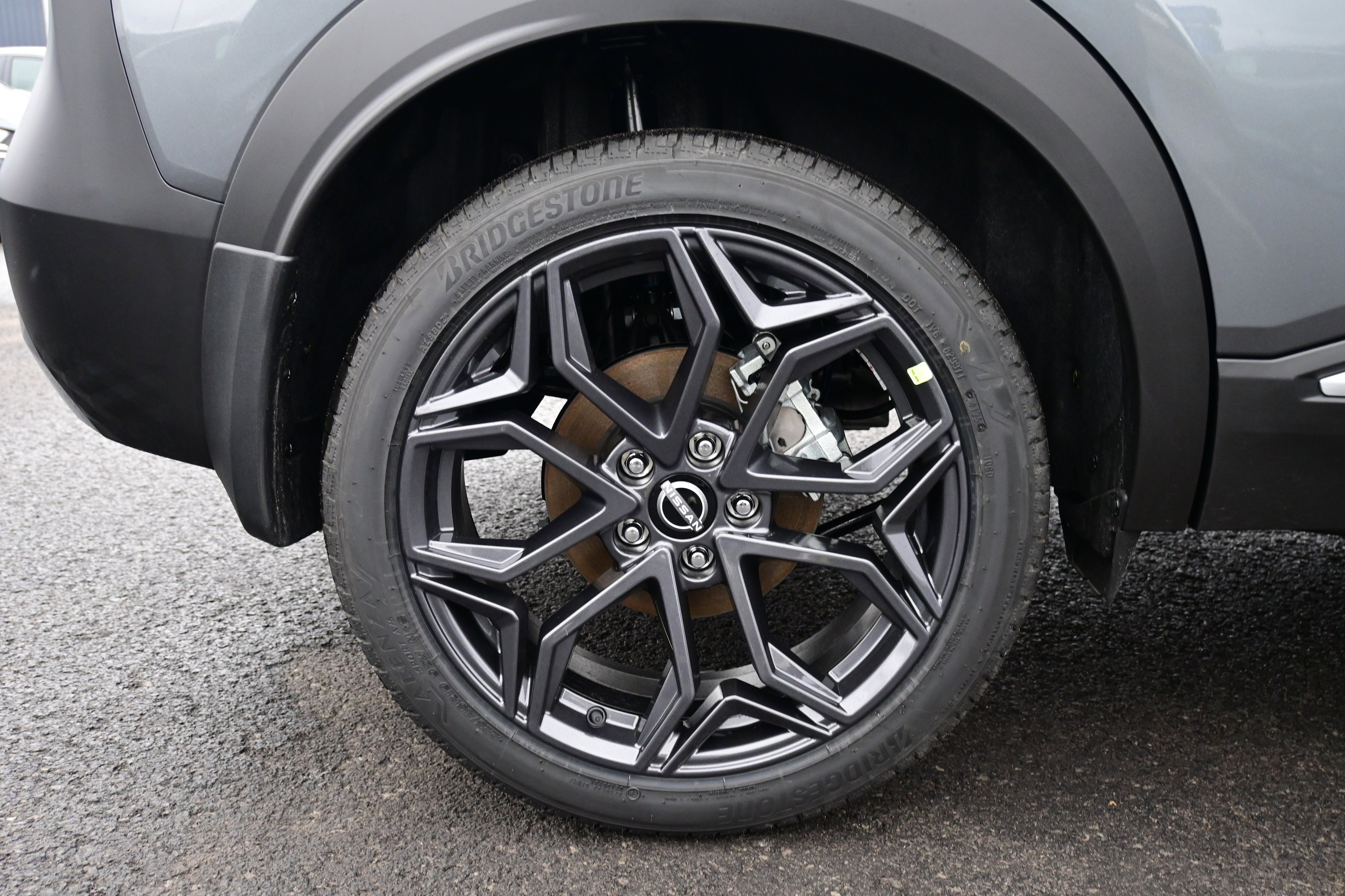 New 2026 Nissan Kicks SR w/ SR Premium Package AWD/4WD image 9