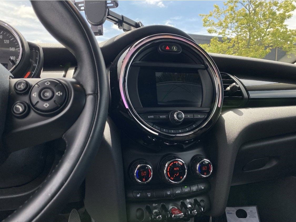 Used 2020 MINI Cooper 2-Door Hardtop FWD image 20