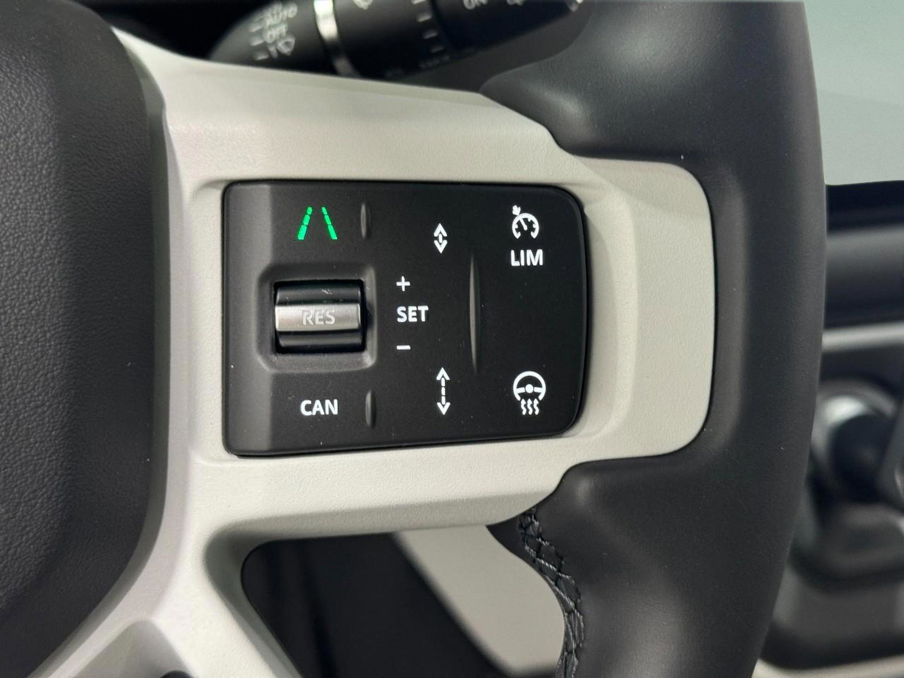 Used 2025 Land Rover Defender 110 S image 30