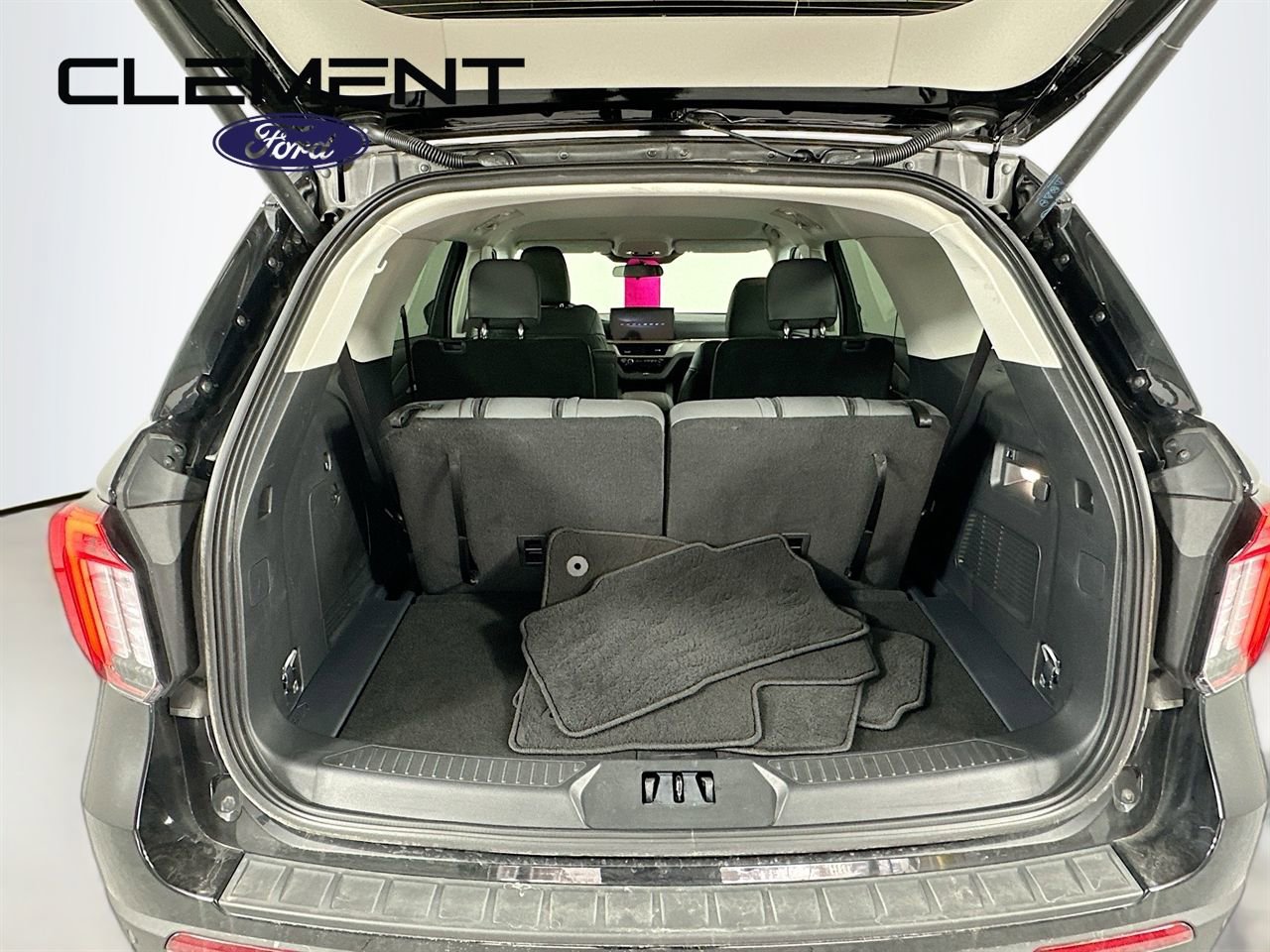 New 2026 Ford Explorer Active w/ Active Comfort Package image 10