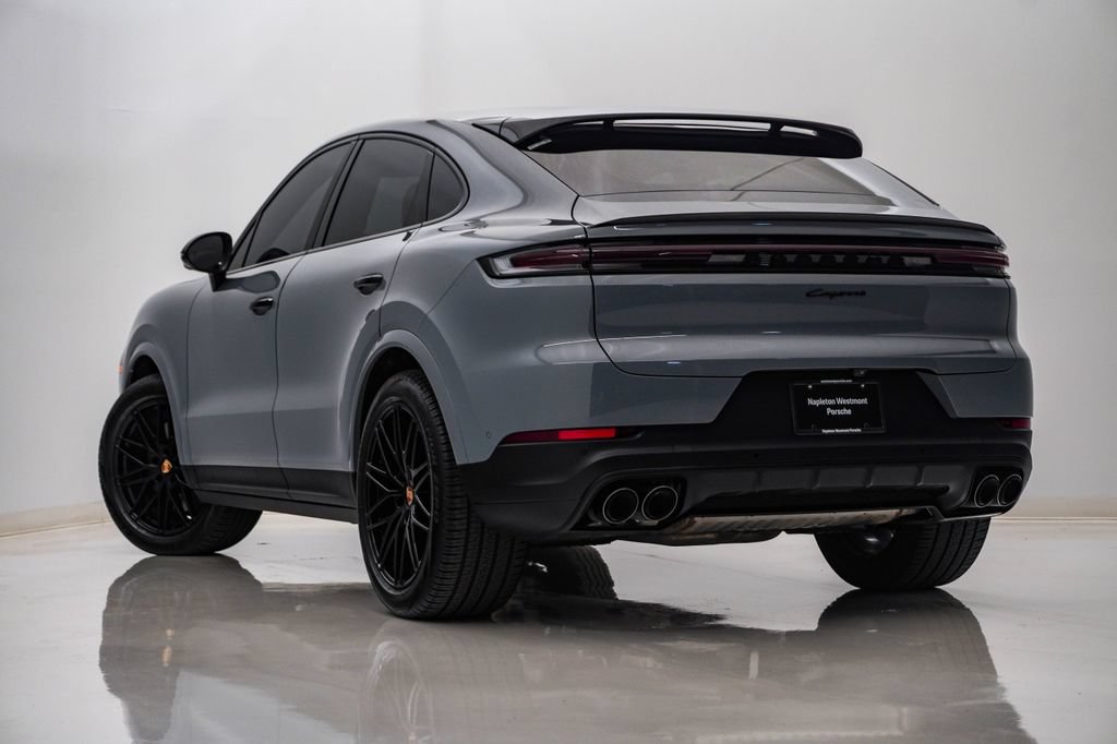 Certified 2025 Porsche Cayenne Coupe AWD/4WD image 3
