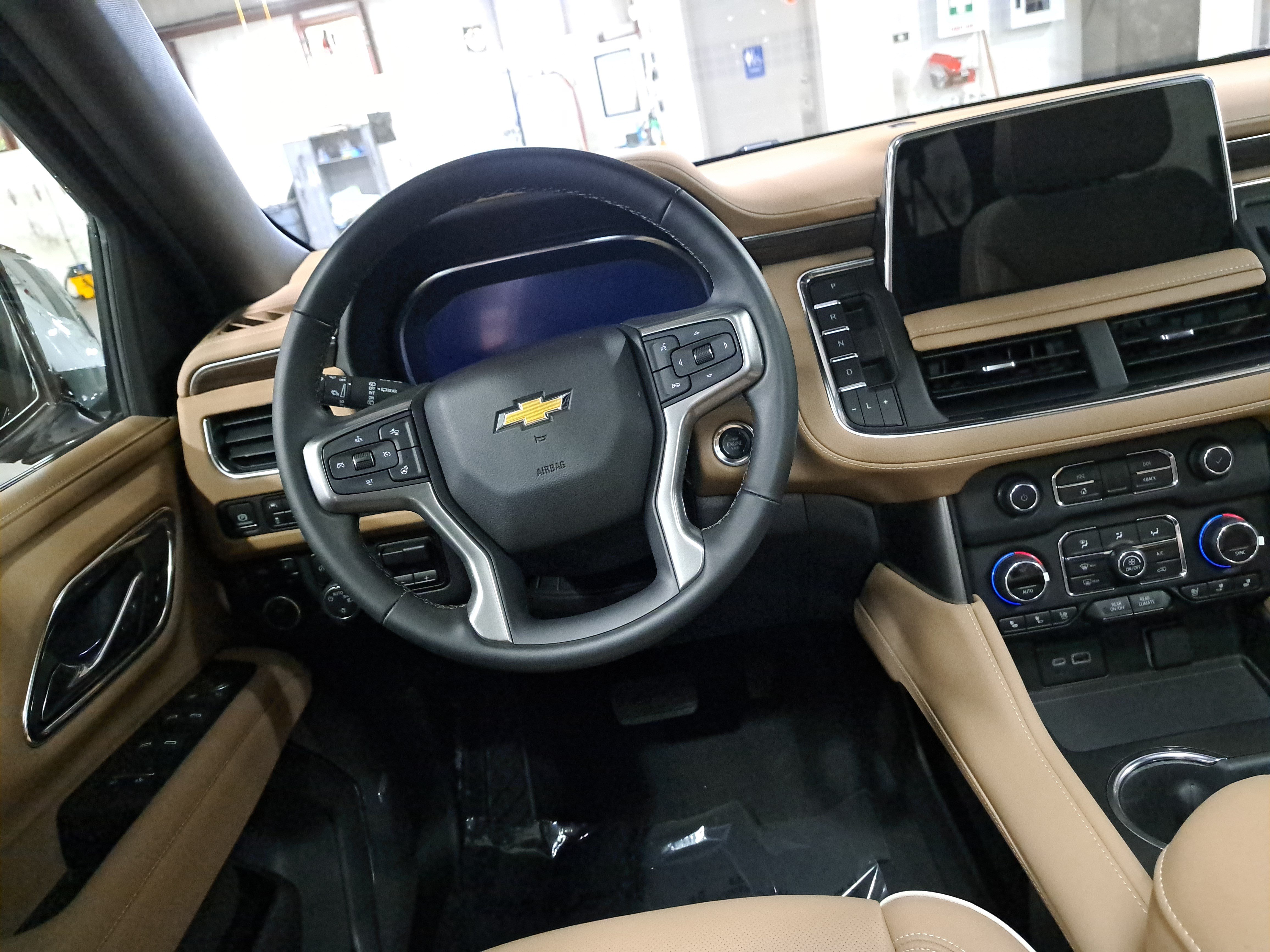 Used 2024 Chevrolet Suburban Premier AWD/4WD image 18