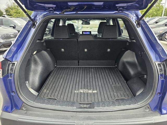 Used 2023 Toyota Corolla Cross AWD Hybrid image 7