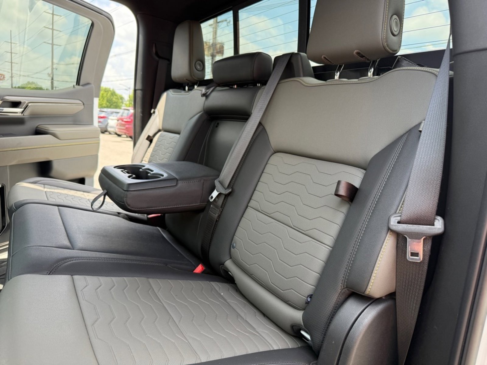 Used 2023 Chevrolet Silverado 1500 ZR2 w/ Technology Package image 17