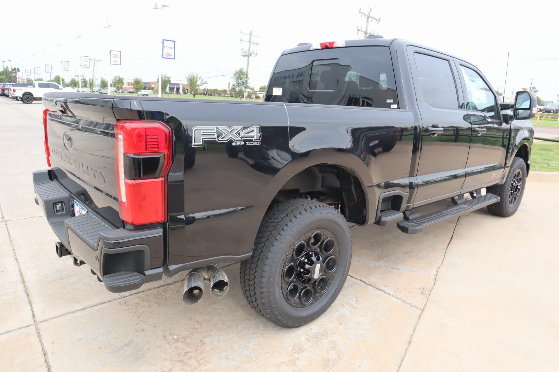New 2026 Ford F250 Lariat w/ Black Appearance Package image 23