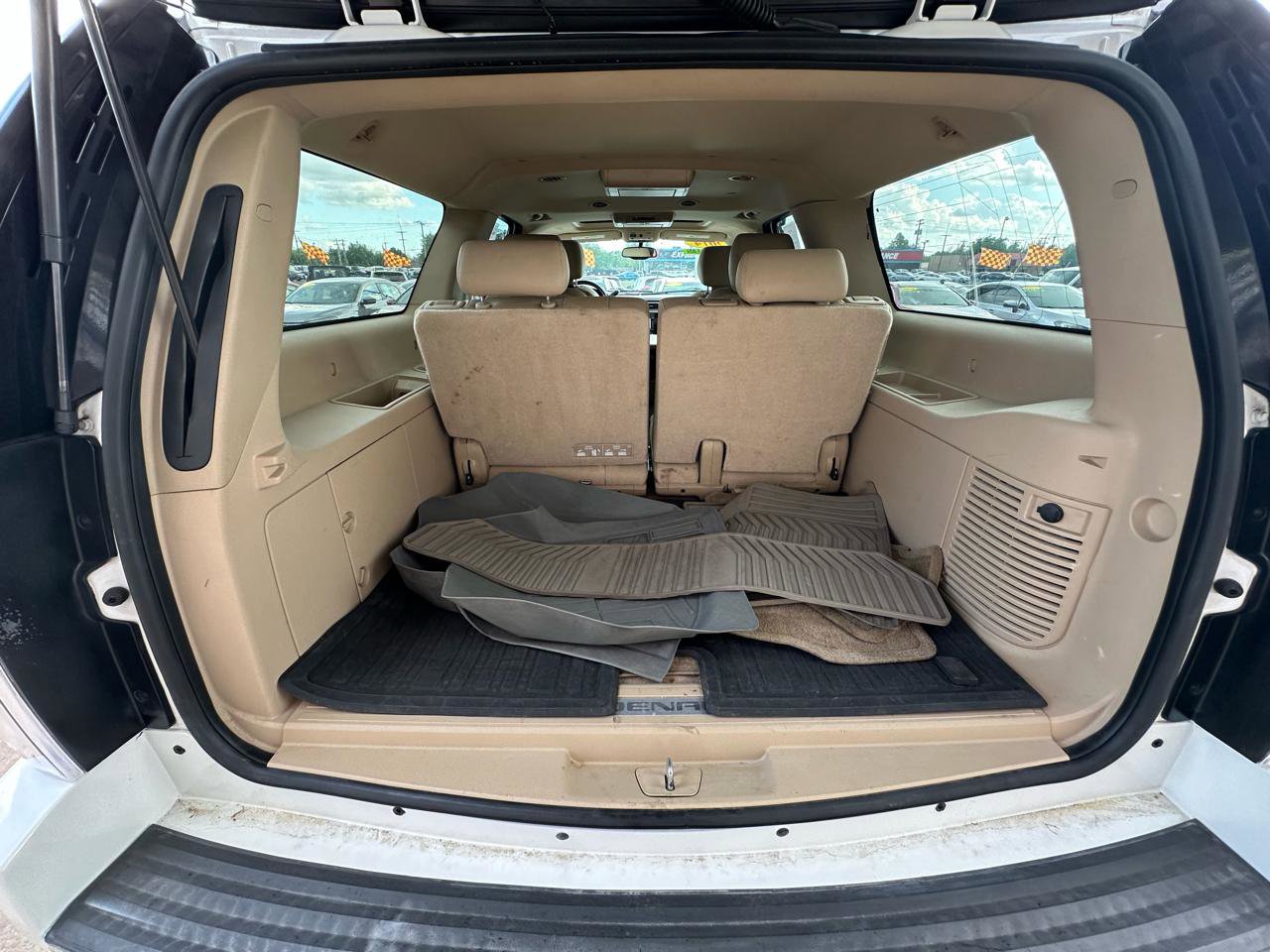 Used 2014 GMC Yukon XL Denali image 33