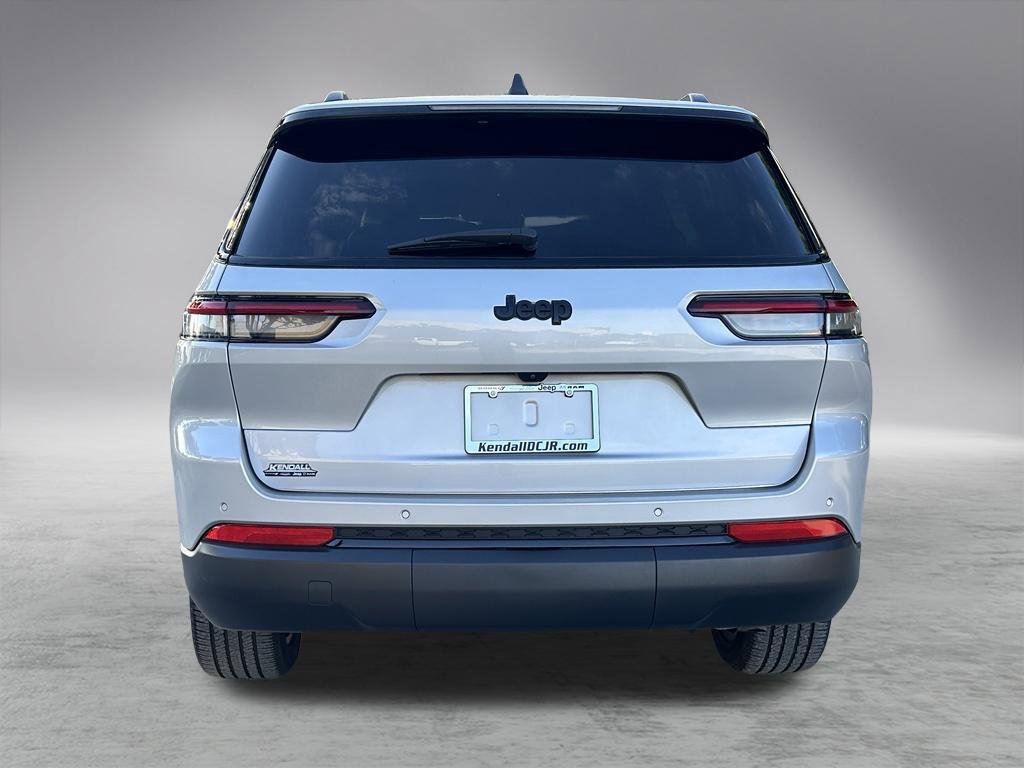 Used 2025 Jeep Grand Cherokee L Altitude RWD image 6