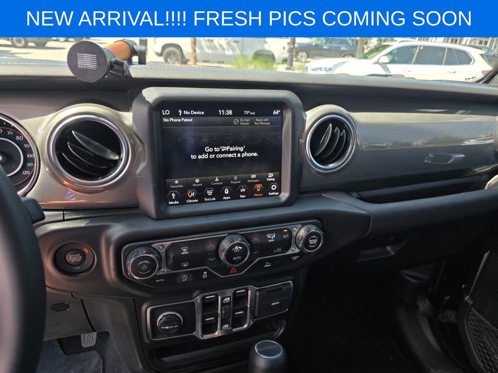 Used 2023 Jeep Gladiator Overland w/ Trailer Tow Package image 11