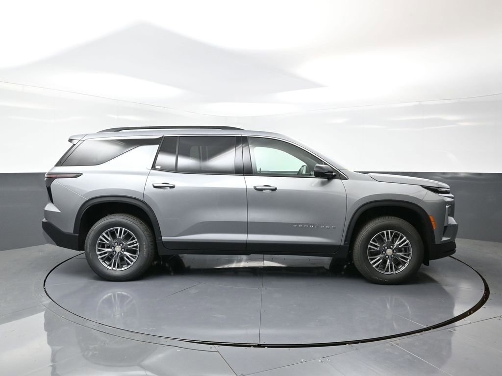 New 2026 Chevrolet Traverse LT w/ Driver Confidence Package image 2