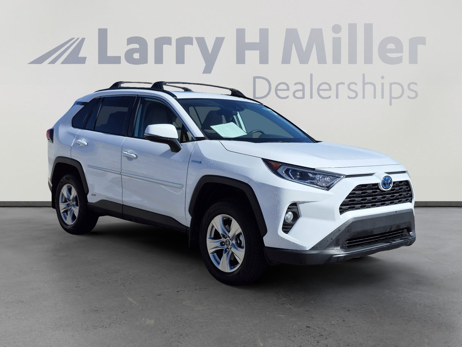 Used 2021 Toyota RAV4 XLE w/ Convenience Package AWD/4WD image 7