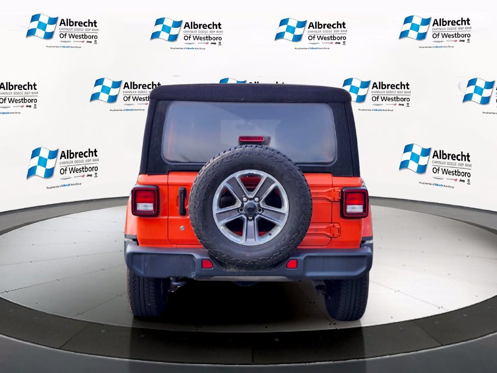 Used 2020 Jeep Wrangler Unlimited Sahara AWD/4WD image 4