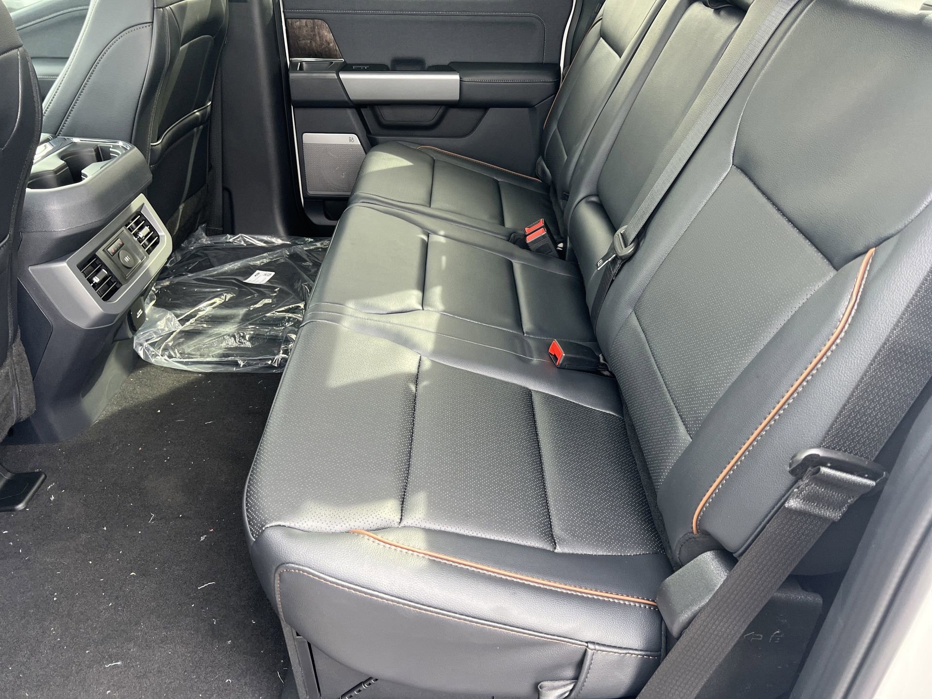 New 2026 Ford F350 Lariat w/ Black Appearance Package image 20