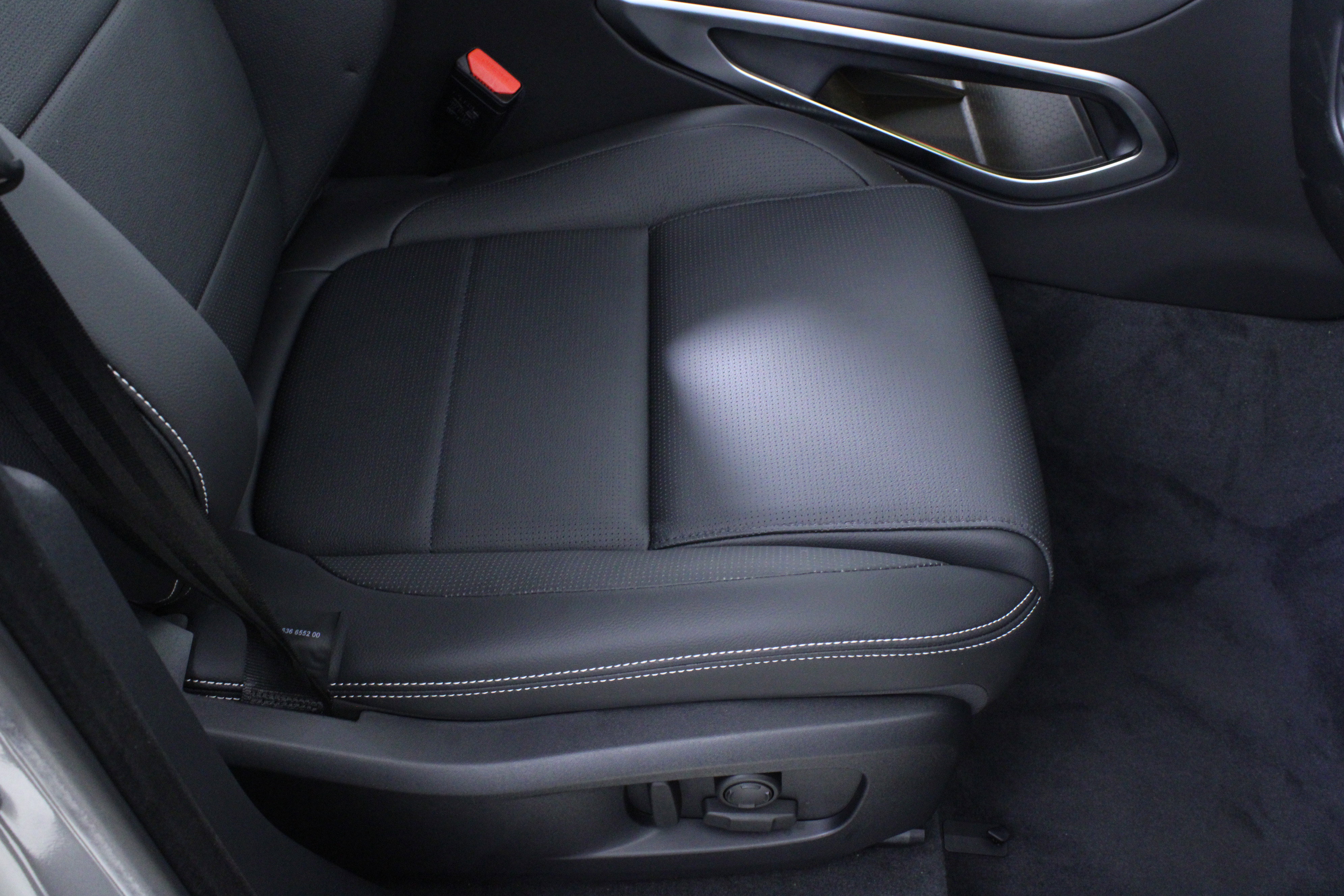 New 2026 Jaguar F-PACE R-Dynamic S image 13