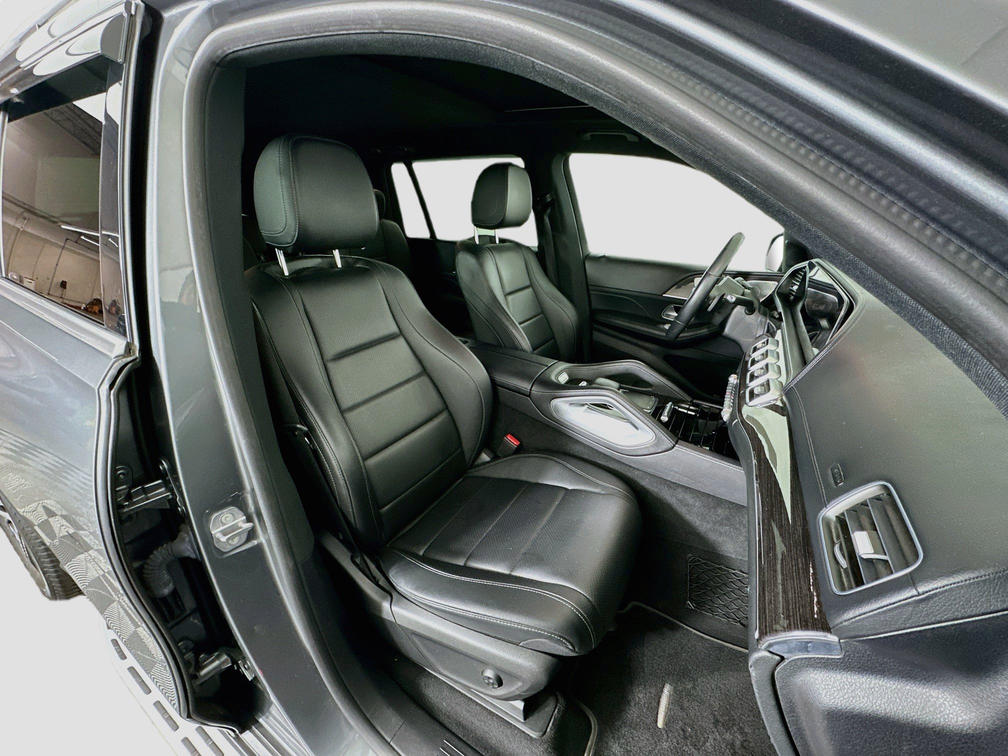 Used 2020 Mercedes-Benz GLS 450 4MATIC image 35