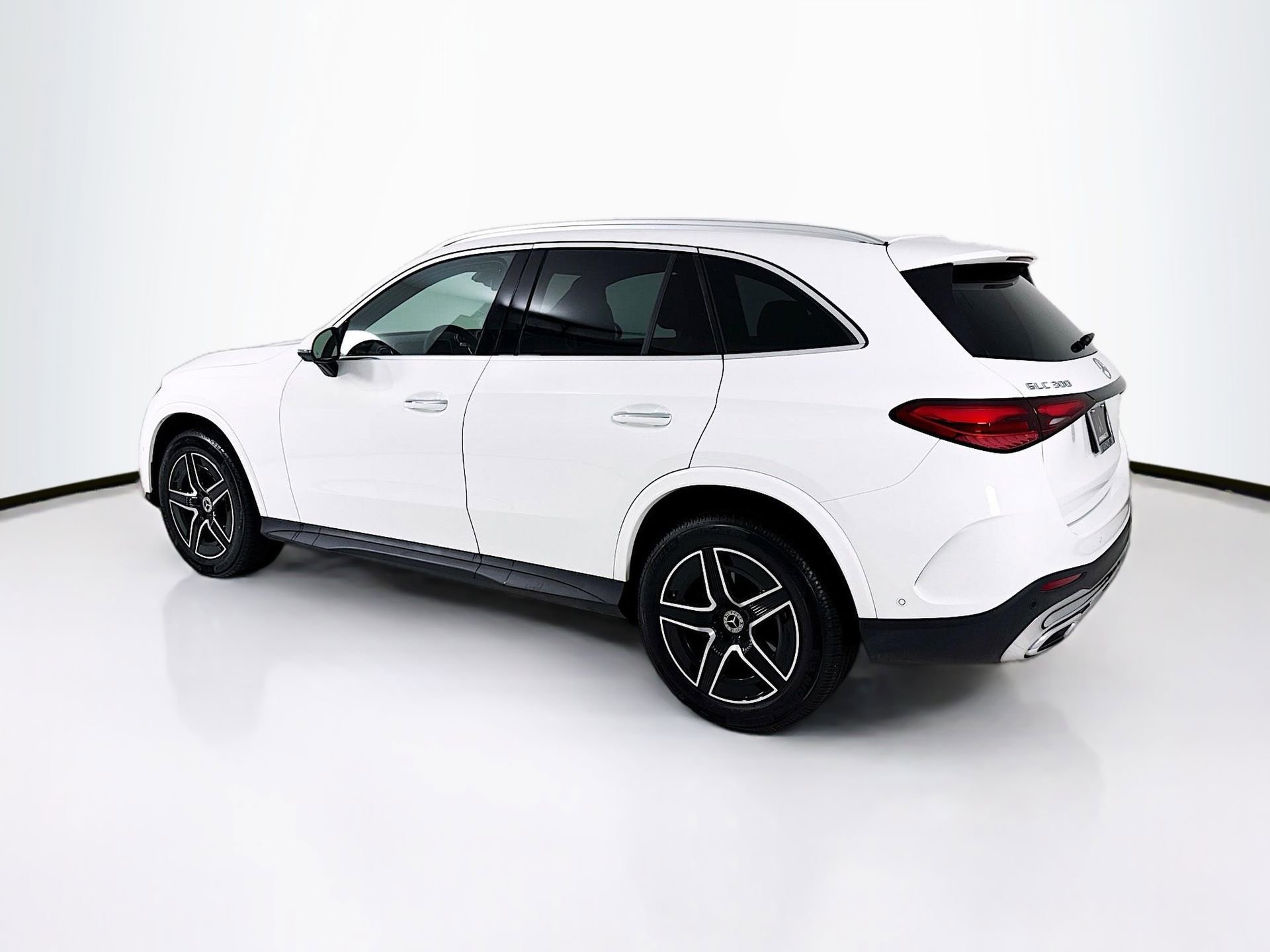 Used 2025 Mercedes-Benz GLC 300 image 6