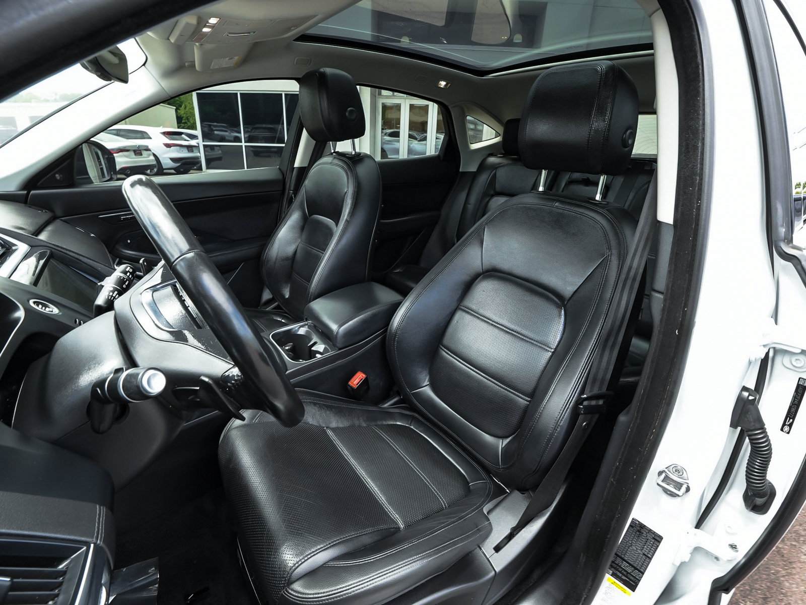 Used 2020 Jaguar E-PACE SE AWD/4WD image 33