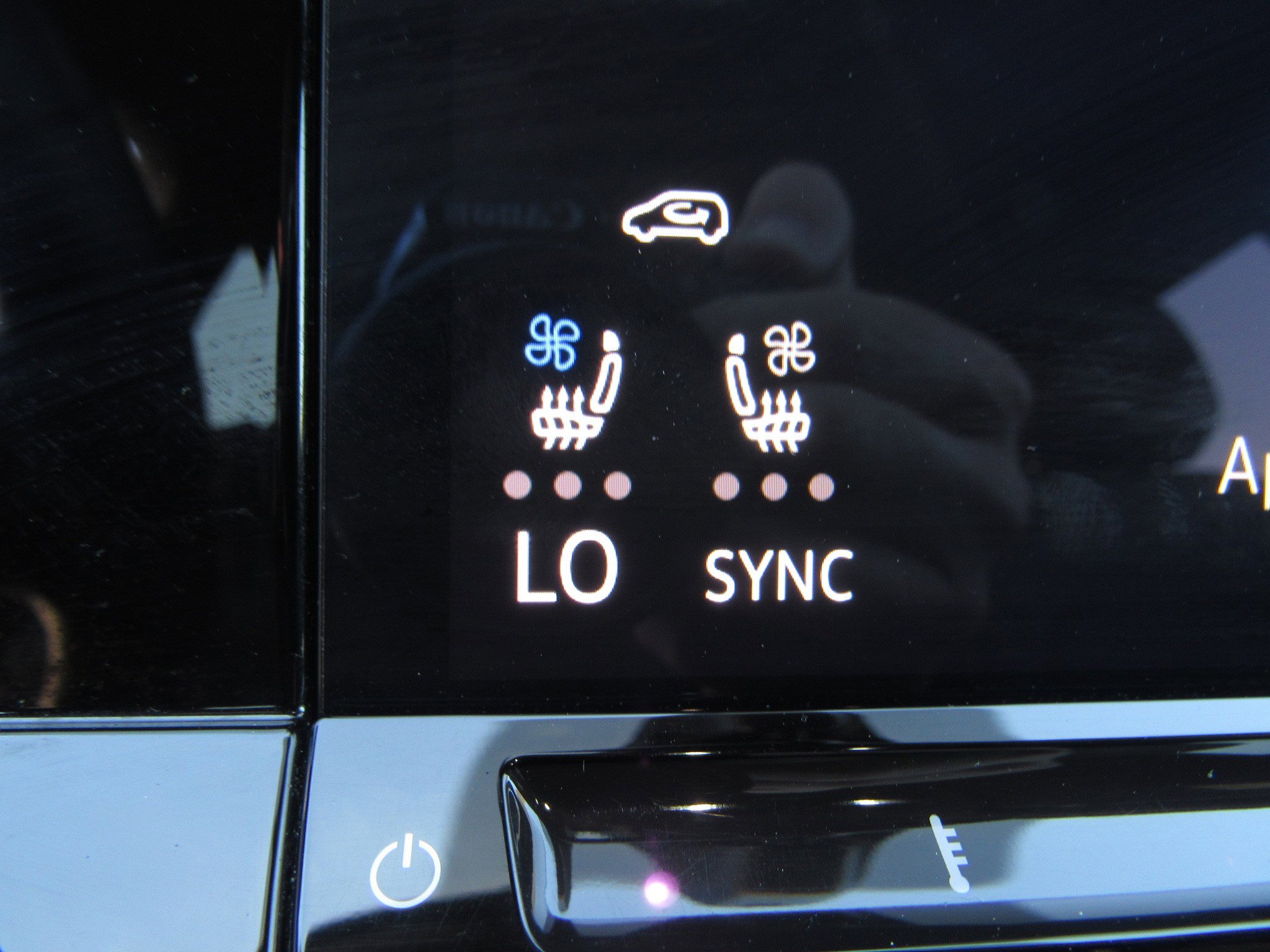 Used 2025 Volkswagen Atlas Cross Sport SE AWD/4WD image 21