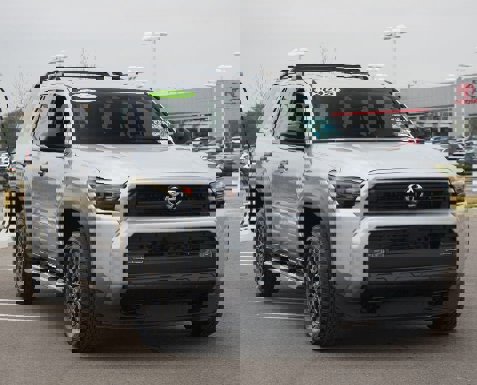 Used 2025 Toyota 4Runner SR5 image 2