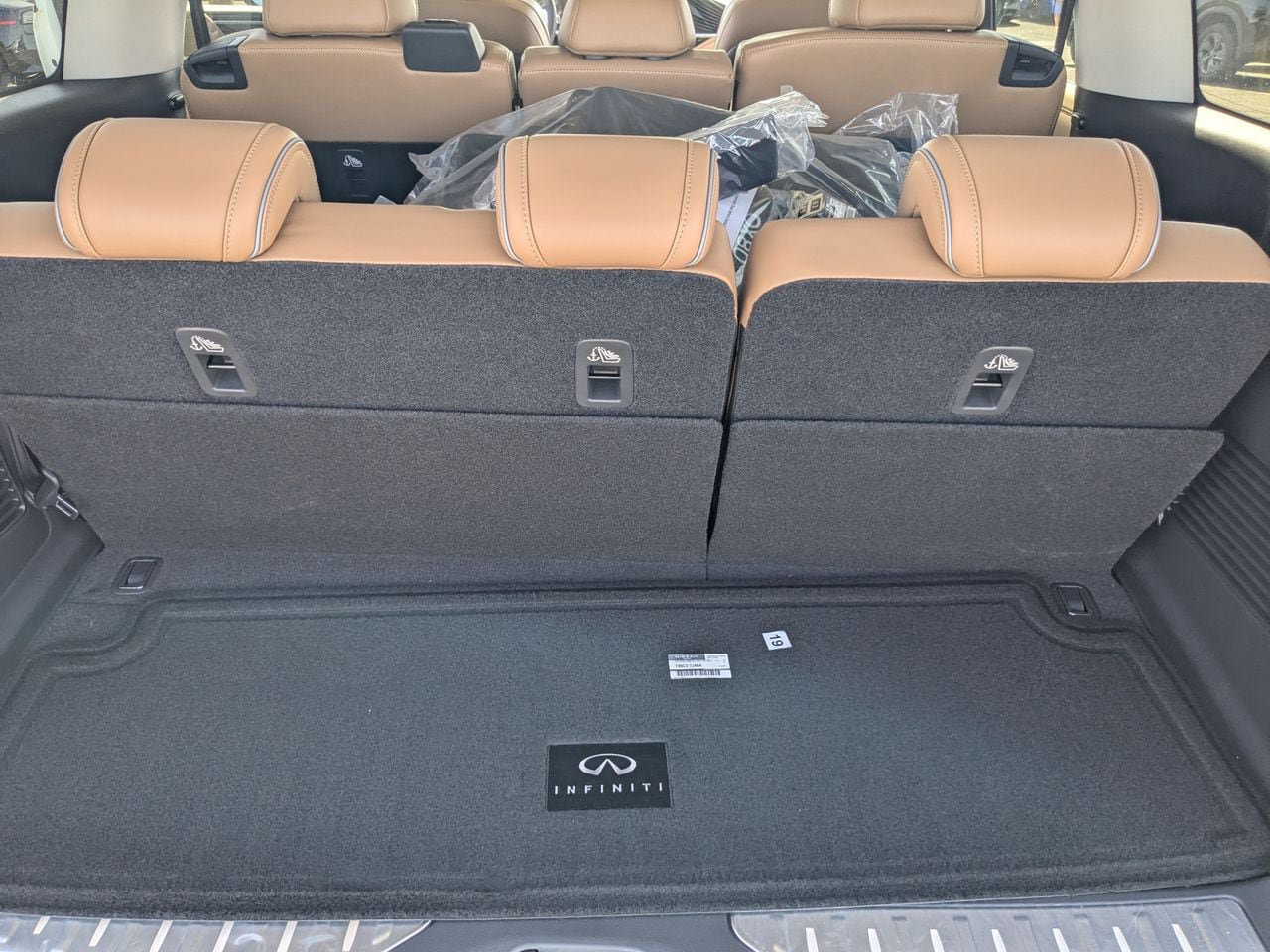 Certified 2026 INFINITI QX80 Luxe RWD image 11