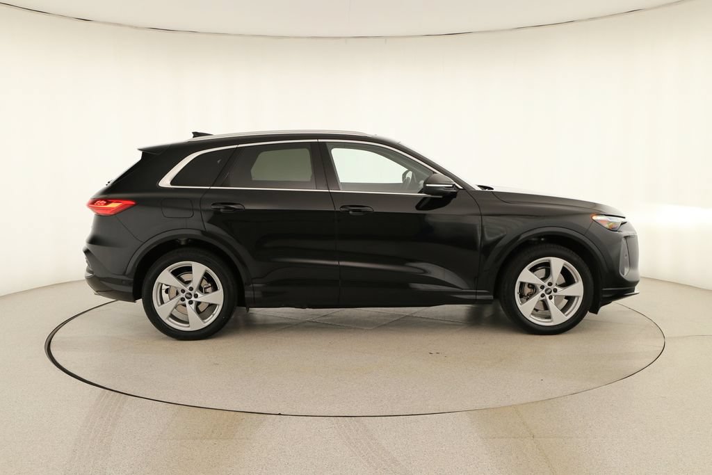Certified 2025 Audi Q5 Prestige AWD/4WD image 8