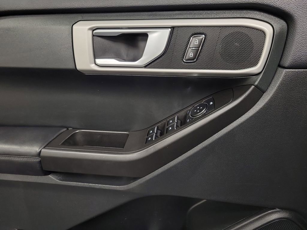 Used 2023 Ford Explorer 4WD image 18