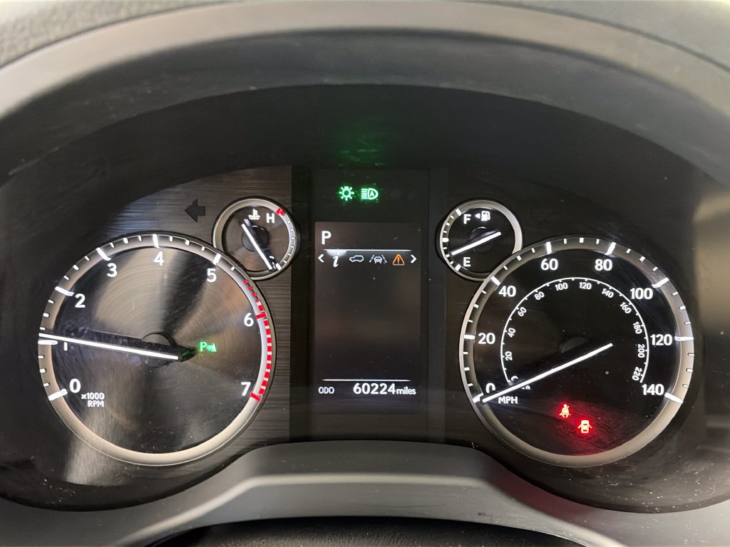 Used 2023 Lexus GX 460 Premium w/ Accessory Package AWD/4WD image 15