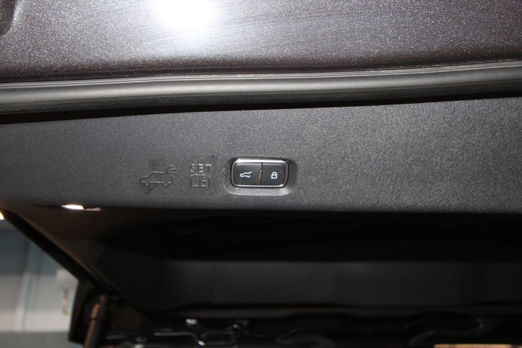 Used 2025 Lincoln Navigator Reserve image 41