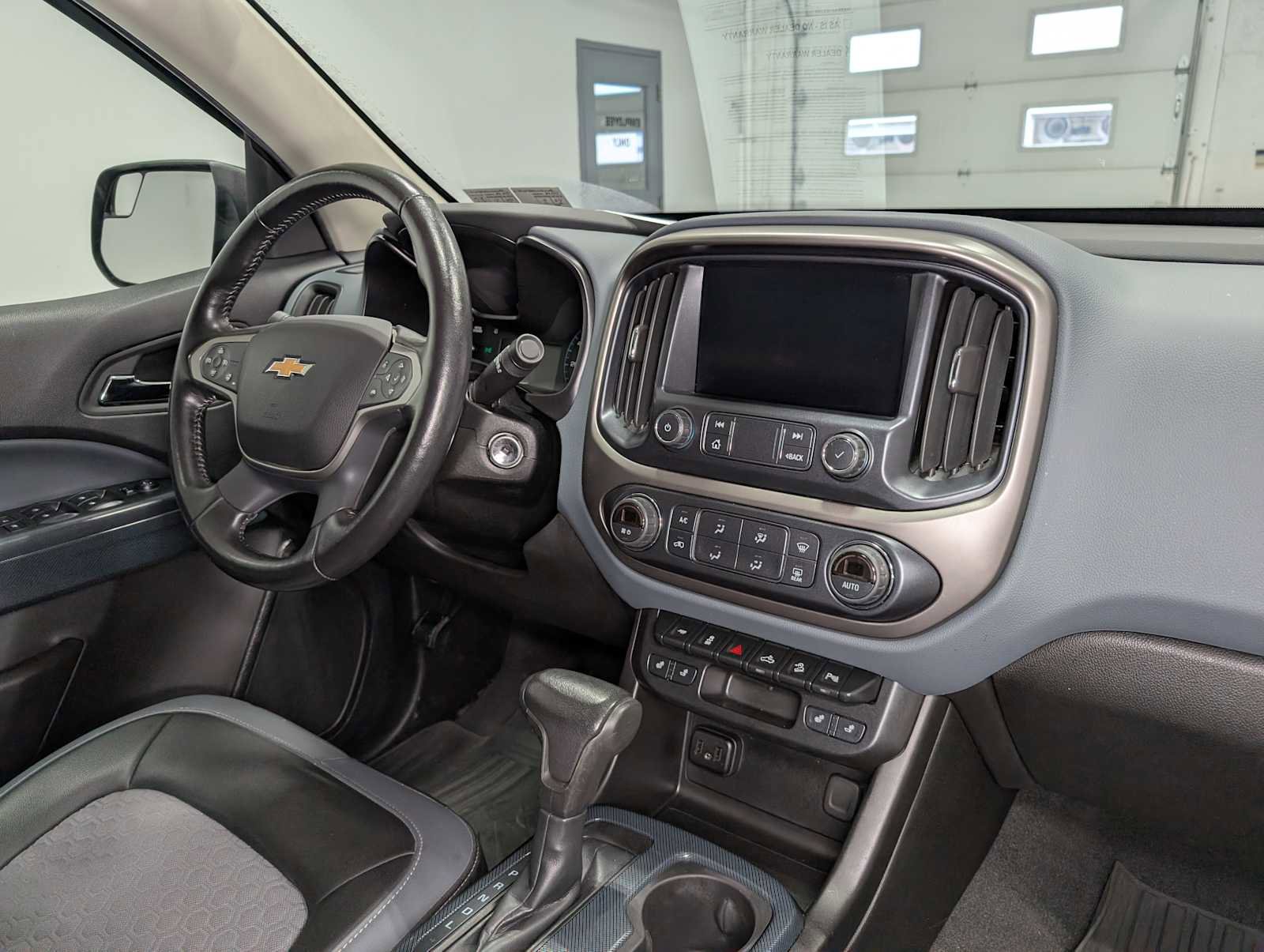 Used 2021 Chevrolet Colorado Z71 AWD/4WD image 44