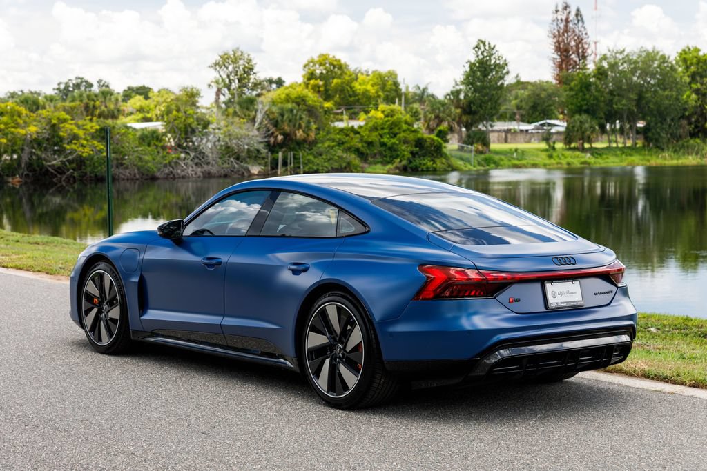 Used 2022 Audi RS e-tron GT w/ Carbon Performance Package AWD/4WD image 5
