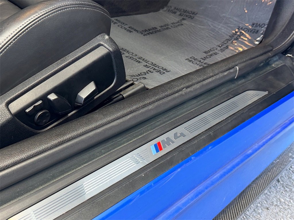 Used 2015 BMW M4 Convertible image 19