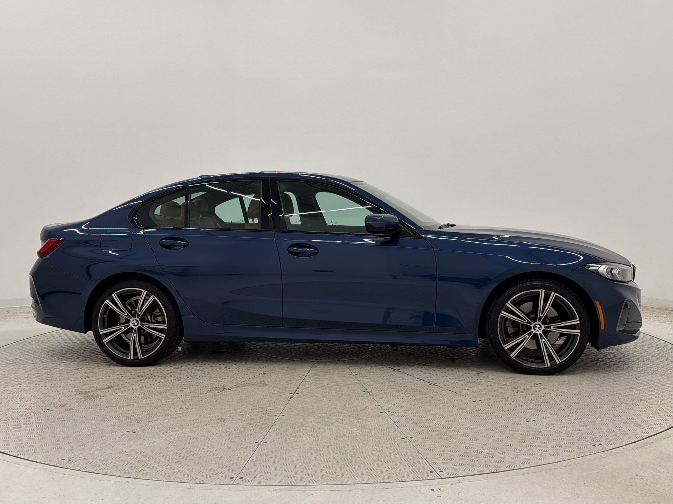 Used 2023 BMW 330i Sedan w/ Premium Package RWD image 8