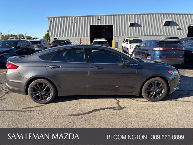 Used 2018 Ford Fusion SE w/ Equipment Group 201A FWD image 11