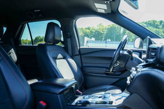 Used 2022 Ford Explorer ST-Line image 17