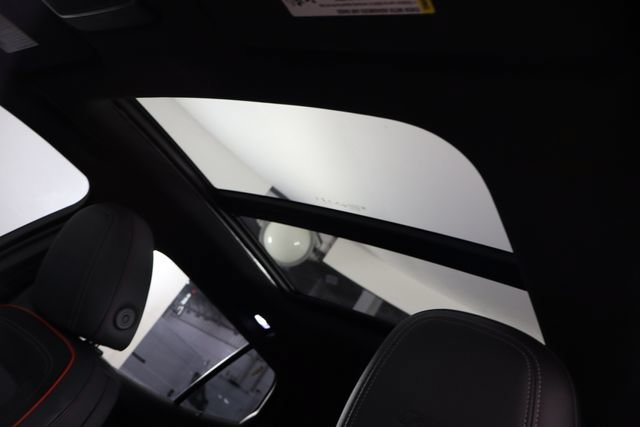 Used 2025 Chevrolet Equinox EV RS FWD image 24
