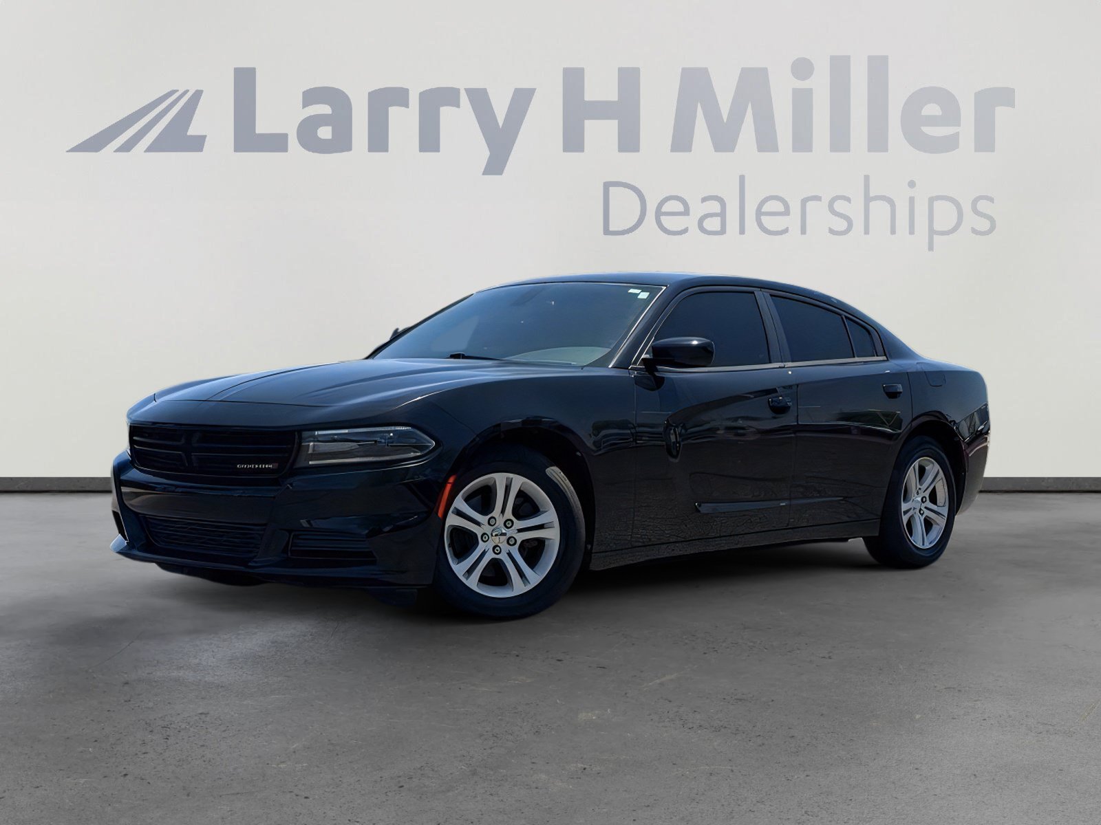 Used 2019 Dodge Charger SXT RWD image 1
