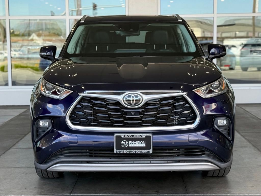 Used 2022 Toyota Highlander Platinum image 4