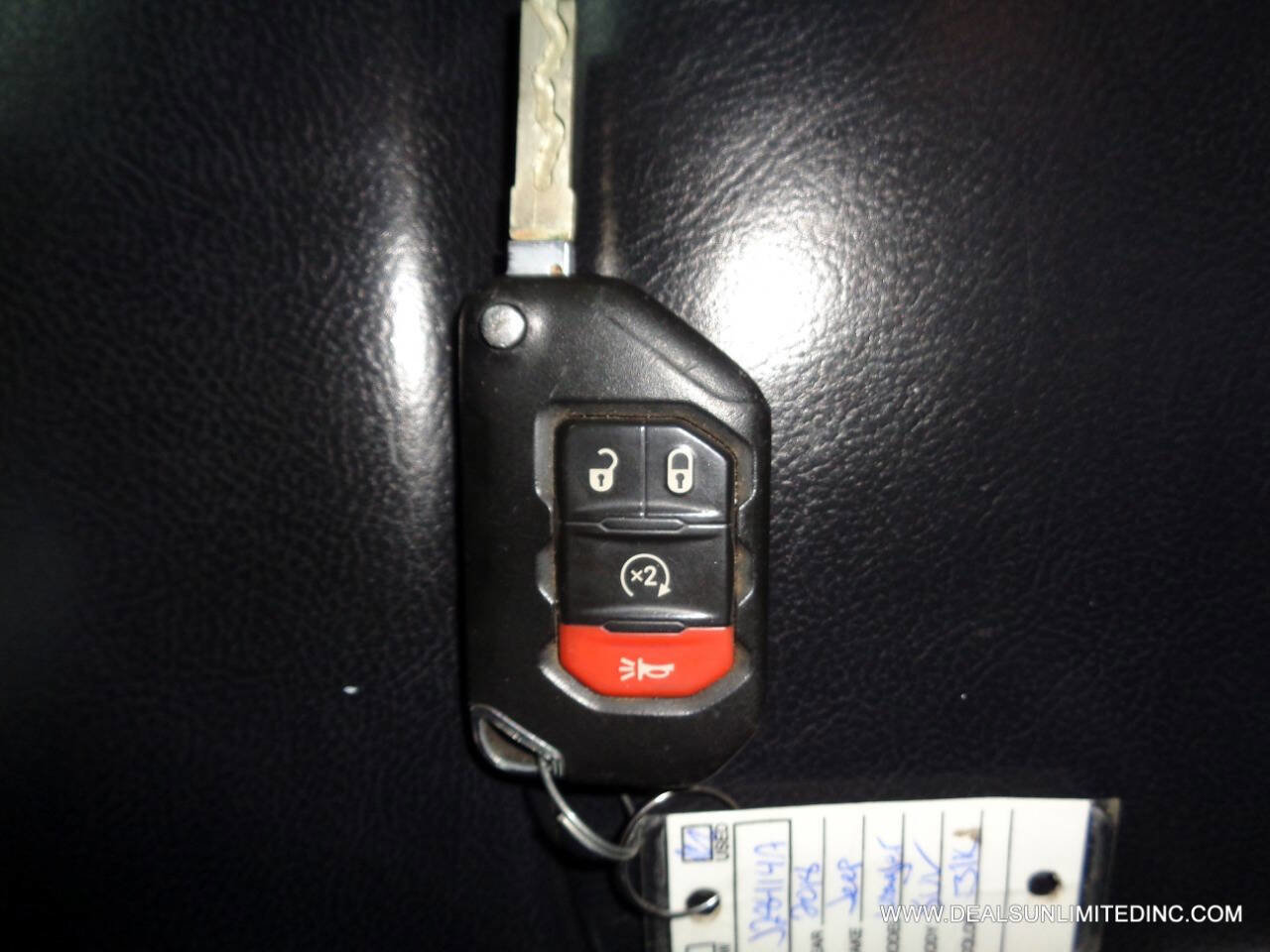 Used 2018 Jeep Wrangler Unlimited Sahara image 23