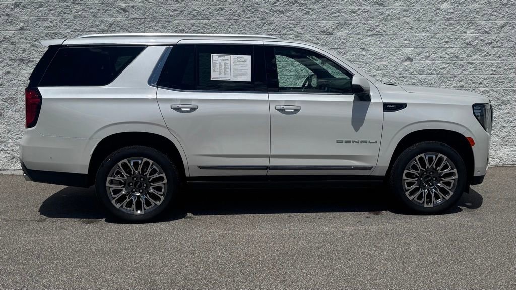 Used 2024 GMC Yukon Denali Ultimate w/ LPO, Floor Liner Package AWD/4WD image 2