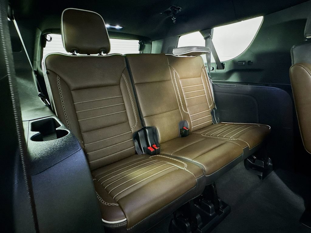 Used 2025 GMC Yukon XL Denali Ultimate w/ LPO, Floor Liner Package AWD/4WD image 34