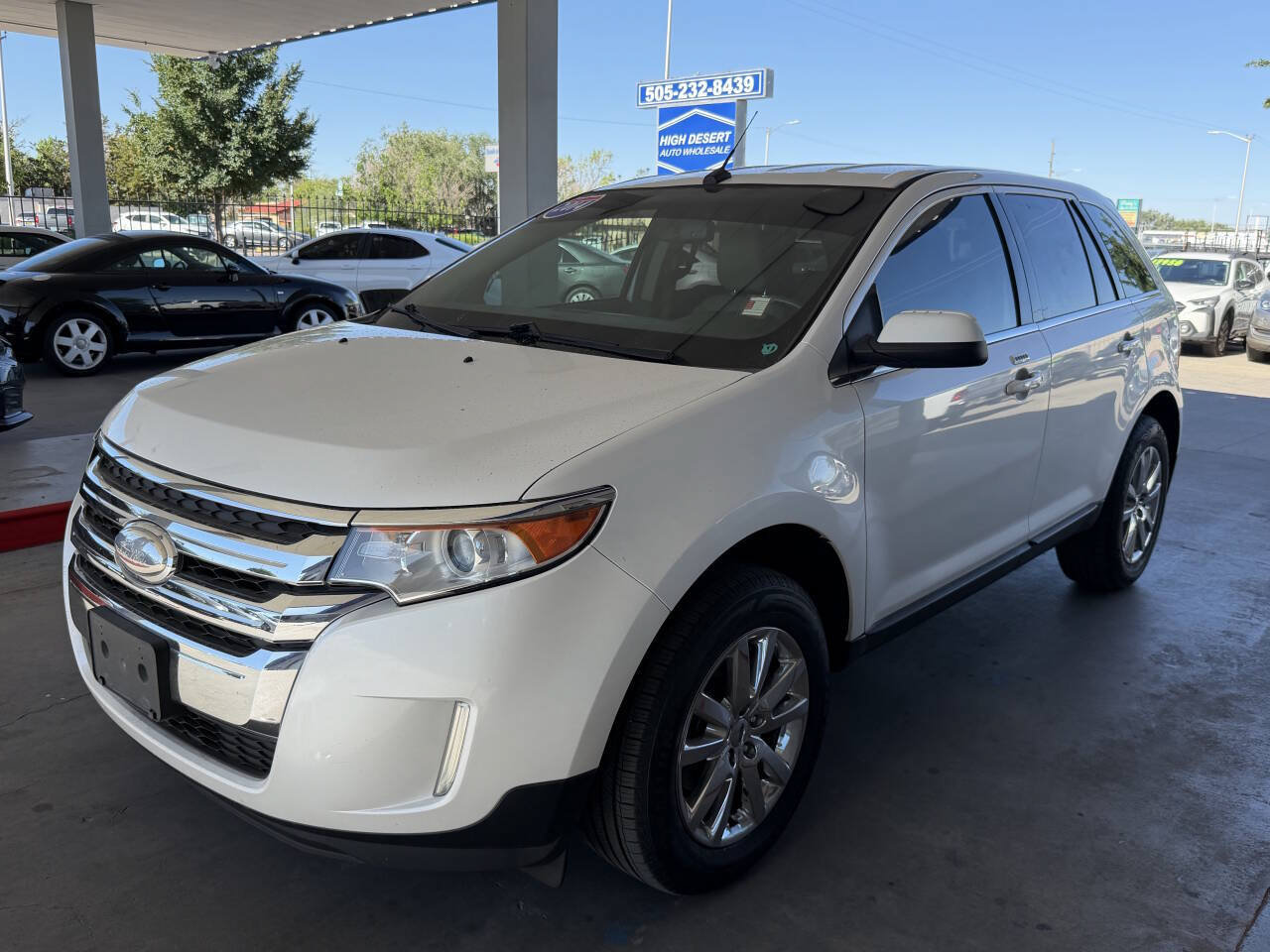 Used 2014 Ford Edge Limited w/ Driver Entry Package FWD image 3