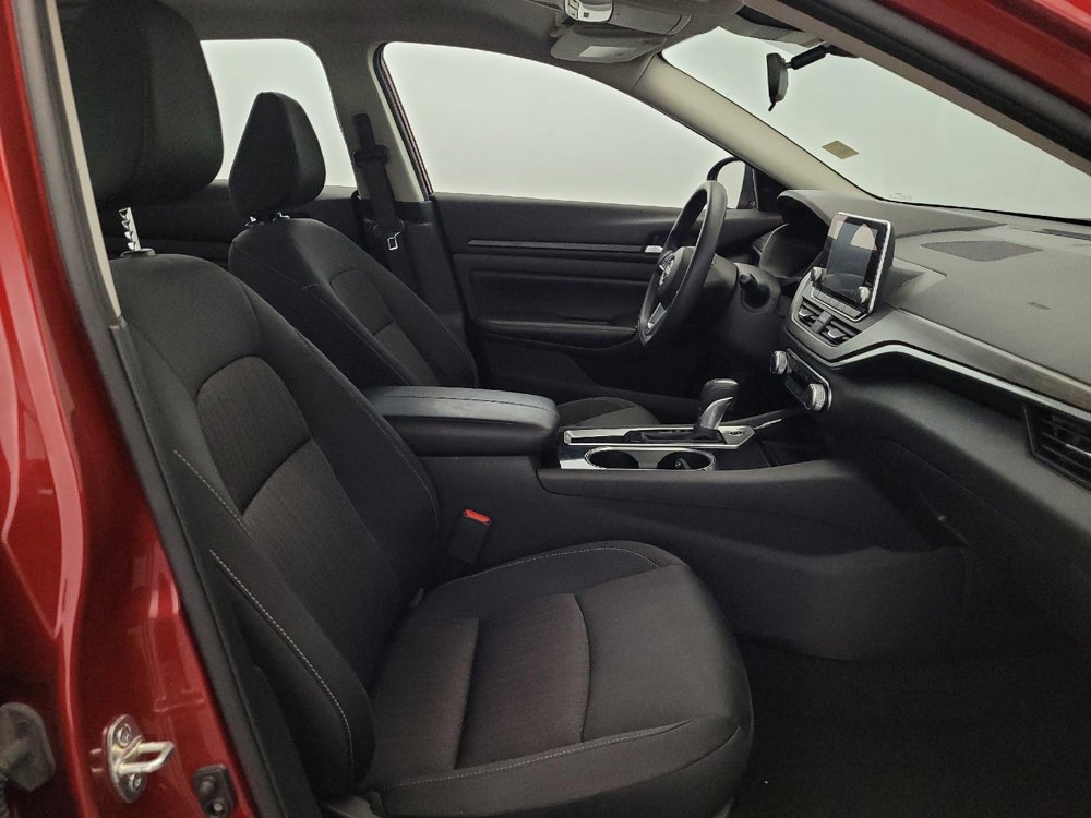 Used 2024 Nissan Altima 2.5 SV FWD image 21