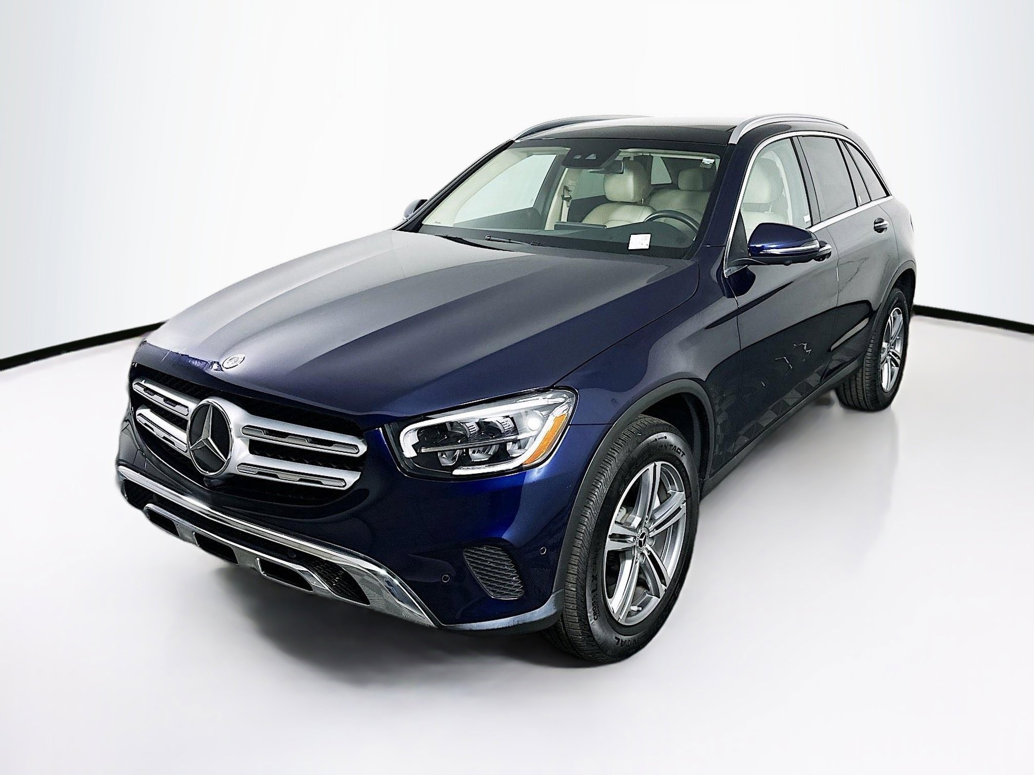 Used 2022 Mercedes-Benz GLC 300 4MATIC image 3