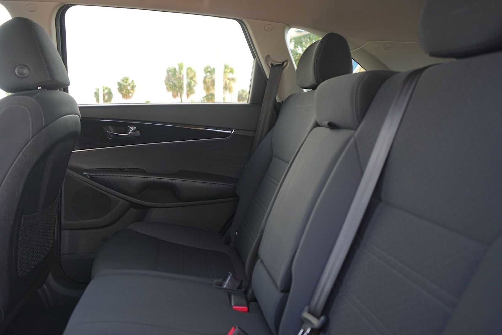 Used 2019 Kia Sorento L image 14