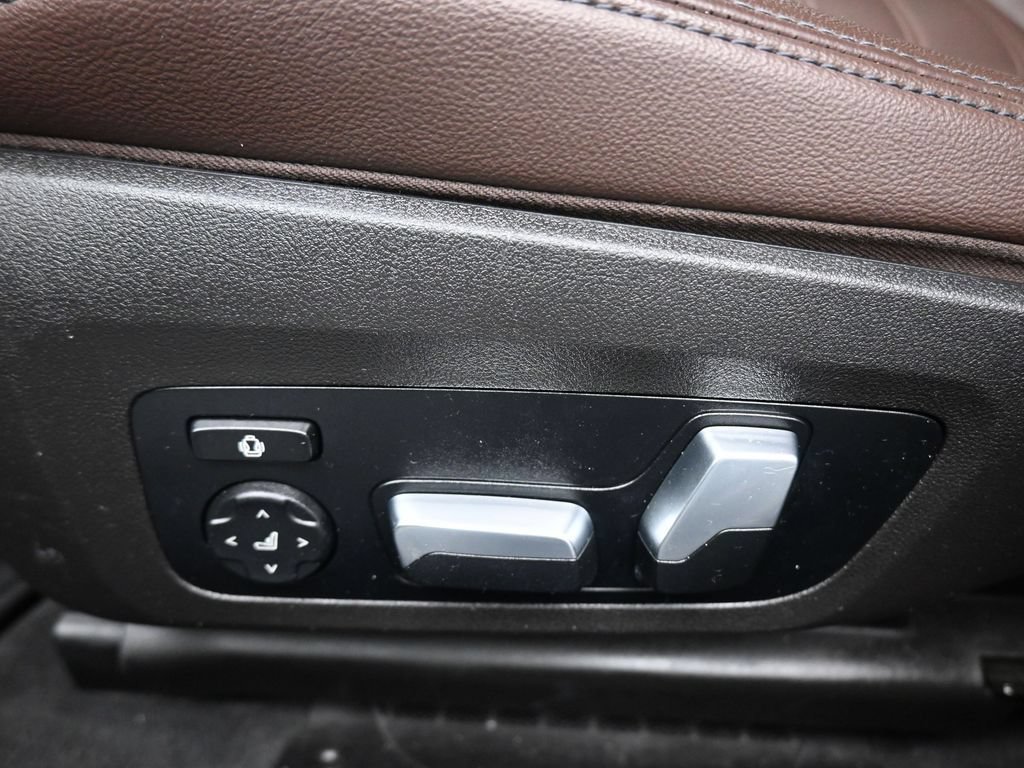 Used 2019 BMW 330i xDrive Sedan w/ Convenience Package AWD/4WD image 13