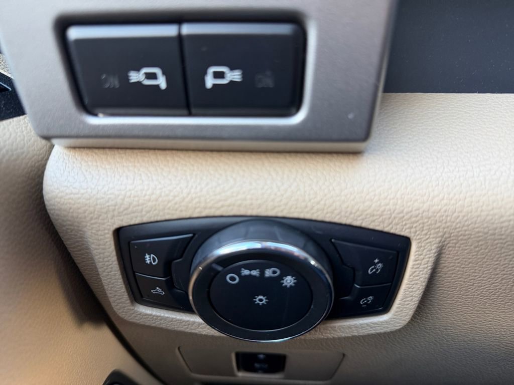 Used 2017 Ford F250 Lariat w/ Lariat Value Package image 18